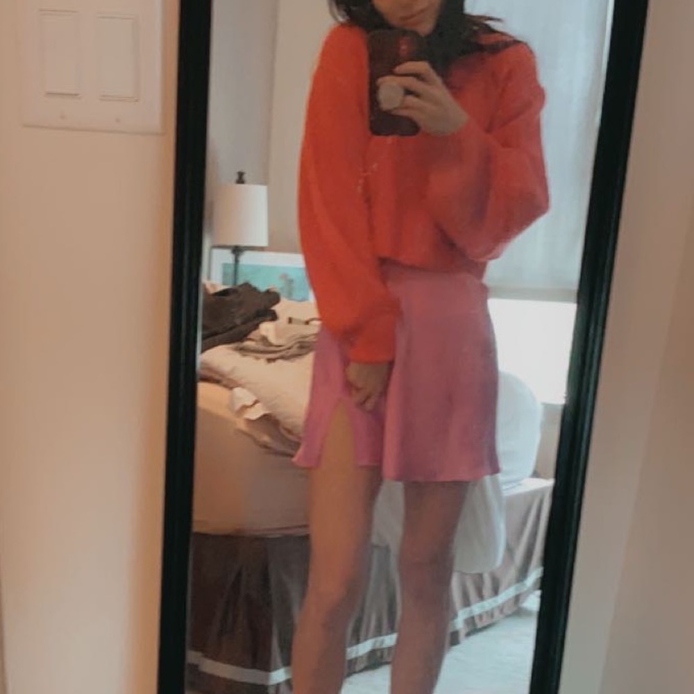 Pink satin skirt. Sz S